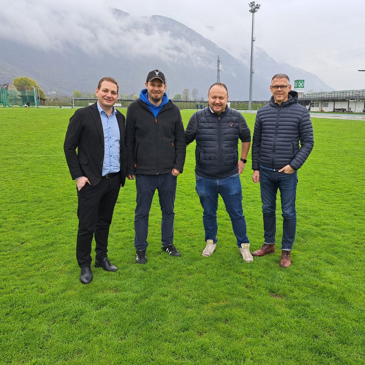 Besichtigung Fußballplätze Sportplatz Lana